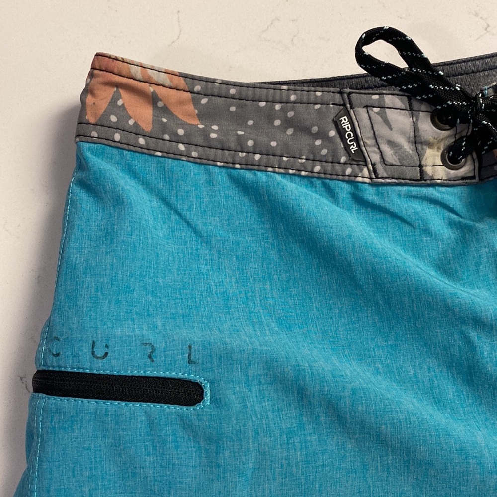 Rip Curl teal board shorts - Picture 2 of 7
